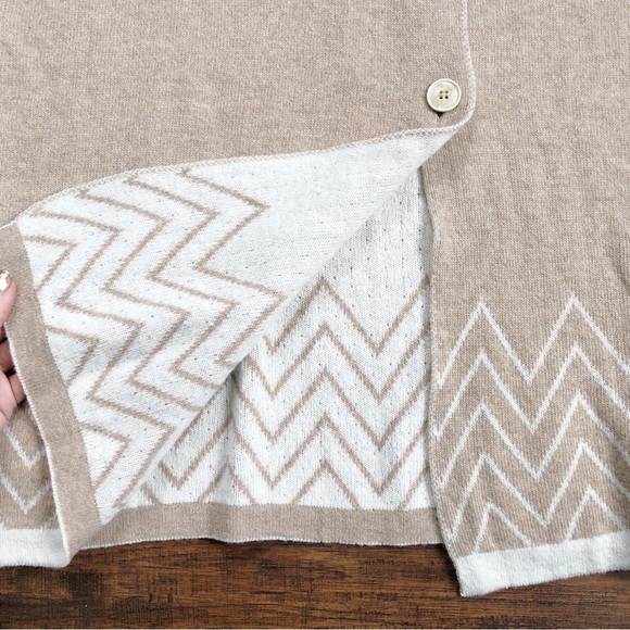 Note di Anita • cashmere knit sweater cape poncho button front beige chevron - Picture 6 of 8
